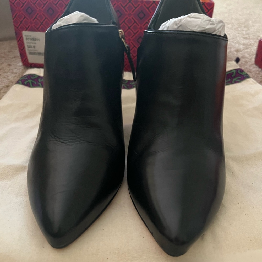 Like New Tory Burch Greenwich 85mm heel booties 7.5 - Picture 13 of 14